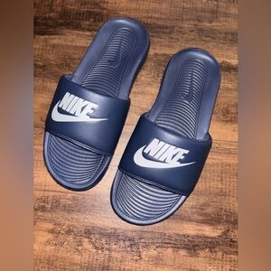 NWOT Nike kawa navy blue slides men’s size 10